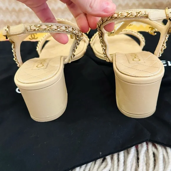 SOLD! CHANEL 22P BEIGE LAMBSKIN JEWELRY CHARMS SANDALS - Picture 7 of 8